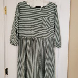 NWT Blue and Cream Striped Women's T-Shirt Midi Dress with Pockets Size L